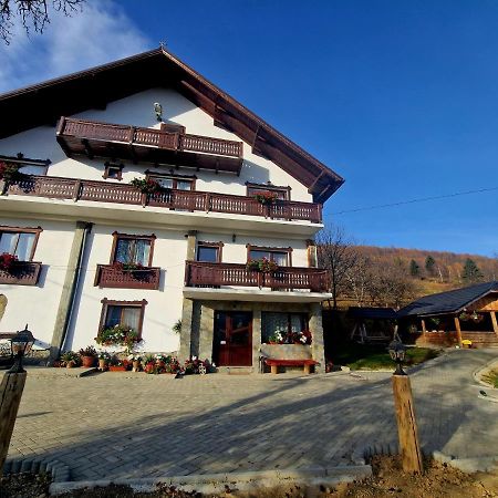 Villa Ograda De La Munte à Bran  Extérieur photo