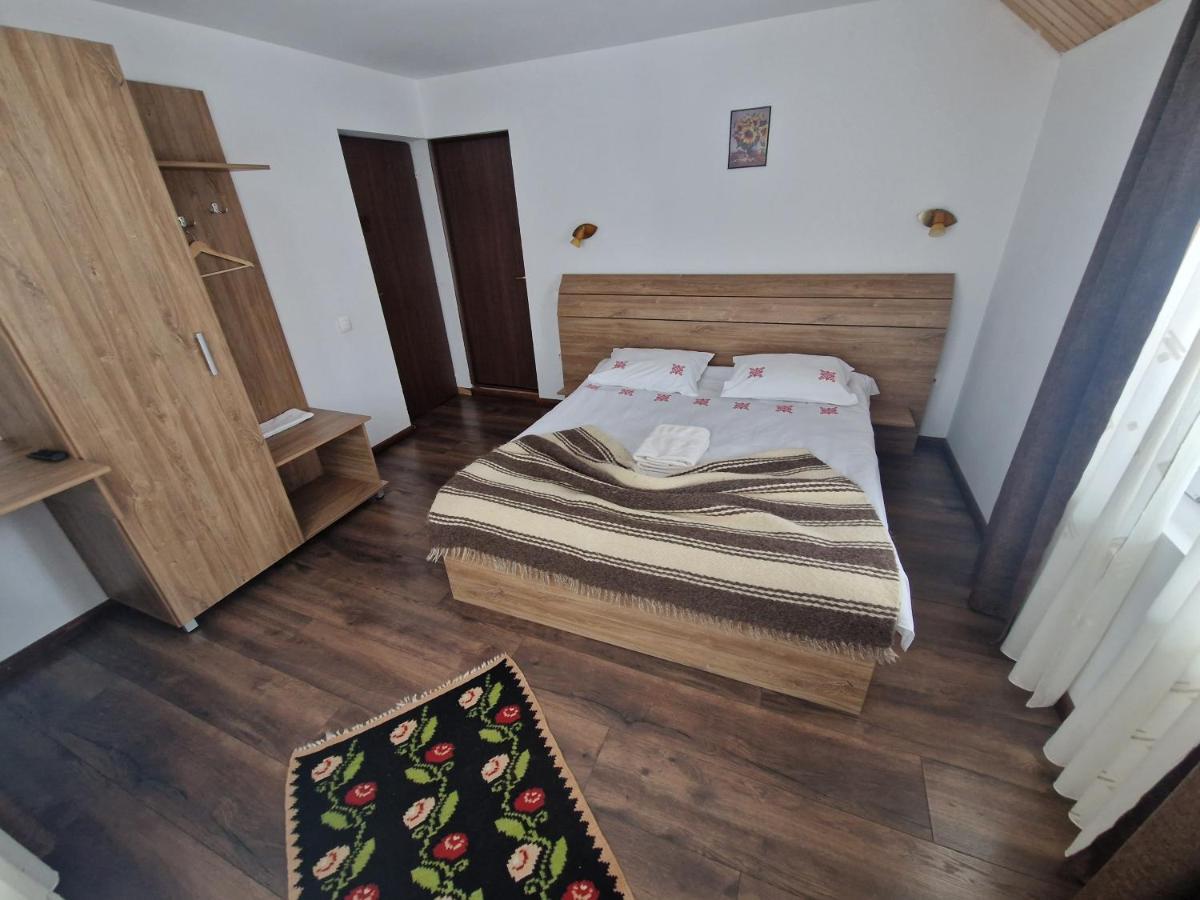 Villa Ograda De La Munte à Bran  Extérieur photo