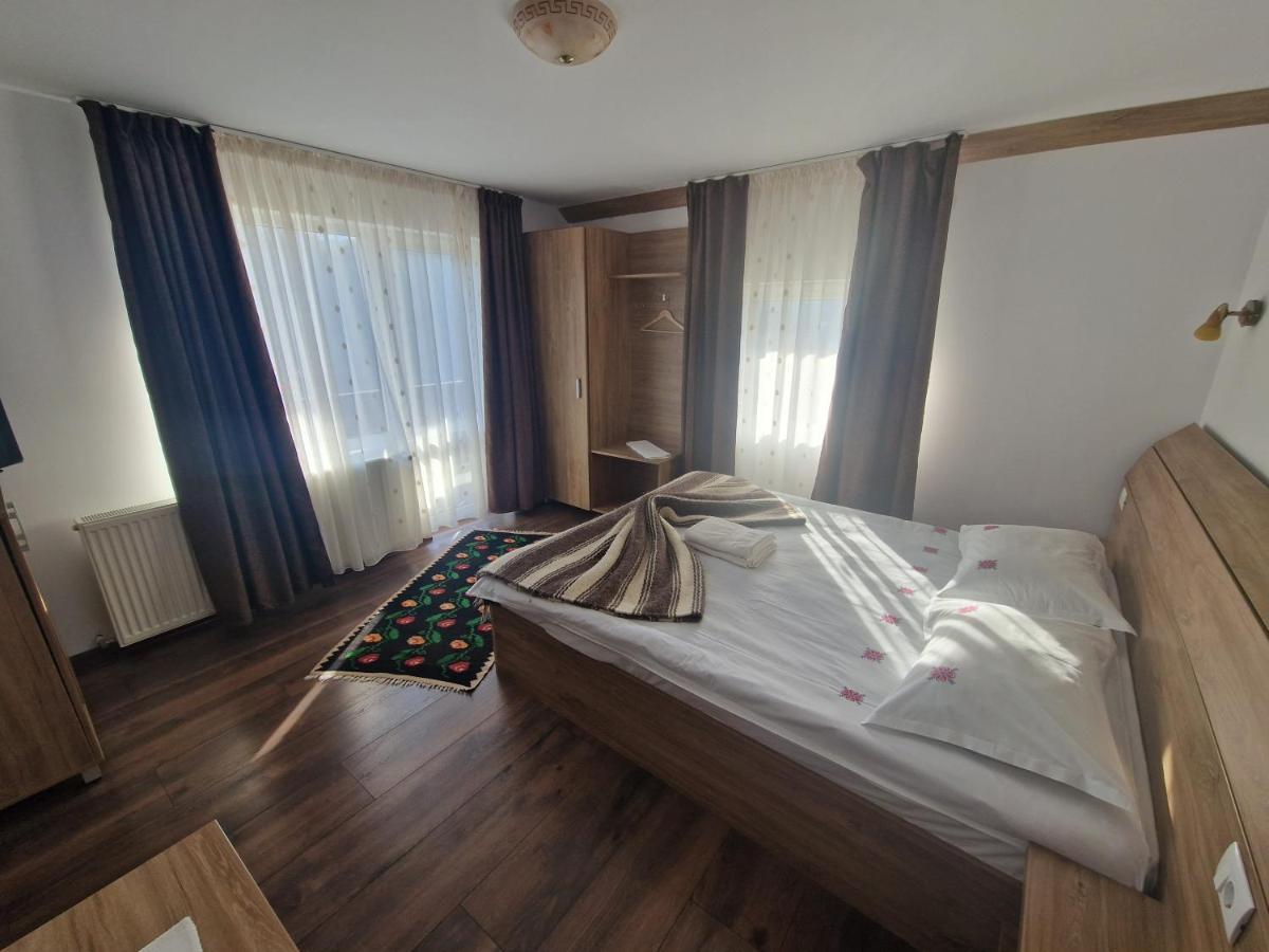 Villa Ograda De La Munte à Bran  Extérieur photo