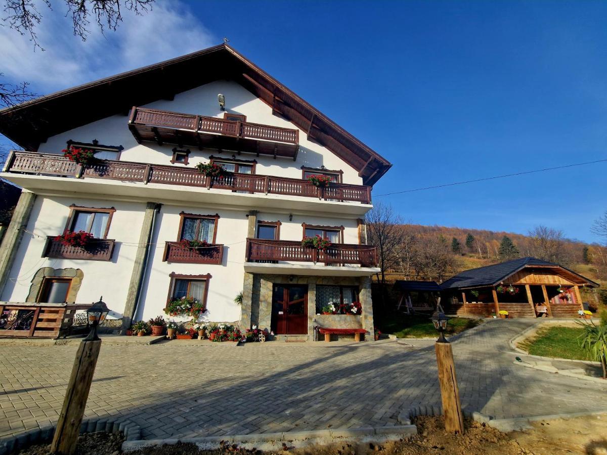 Villa Ograda De La Munte à Bran  Extérieur photo