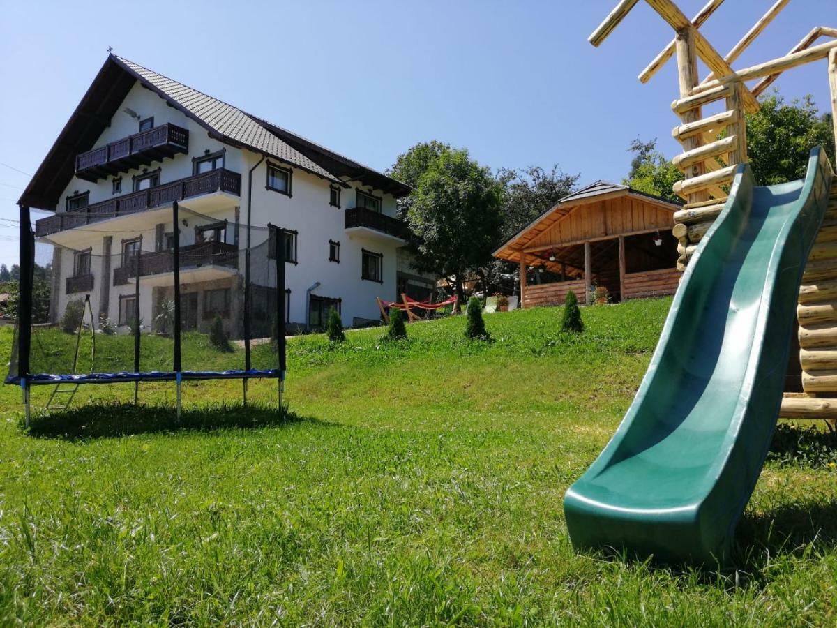Villa Ograda De La Munte à Bran  Extérieur photo